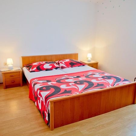 Apartmans Dina And Hana Radeki Polje 50 Διαμέρισμα Loborika Εξωτερικό φωτογραφία