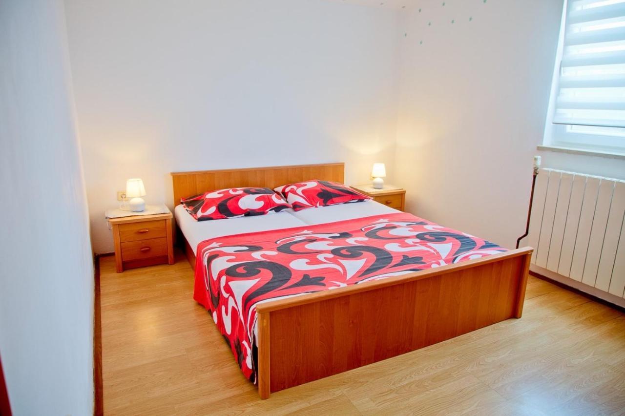 Apartmans Dina And Hana Radeki Polje 50 Διαμέρισμα Loborika Εξωτερικό φωτογραφία