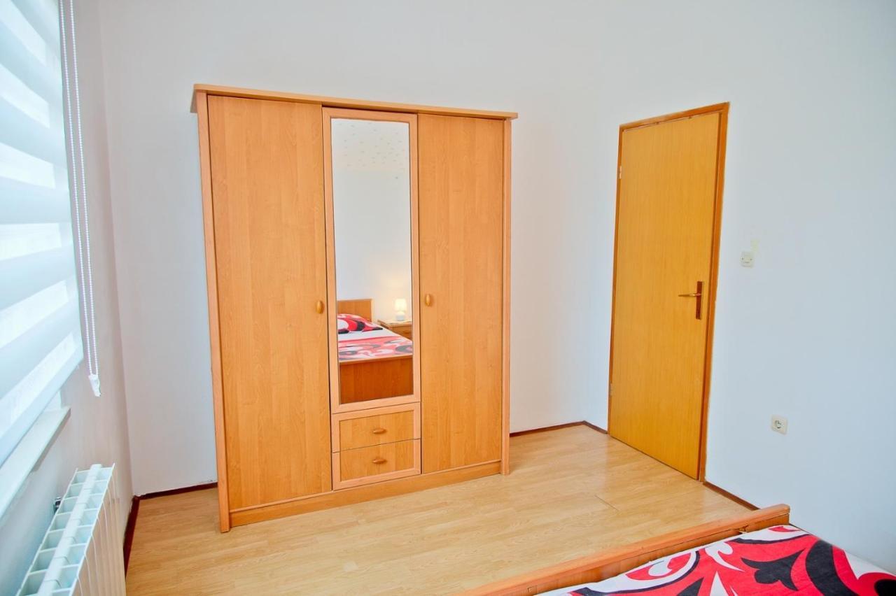 Apartmans Dina And Hana Radeki Polje 50 Διαμέρισμα Loborika Εξωτερικό φωτογραφία