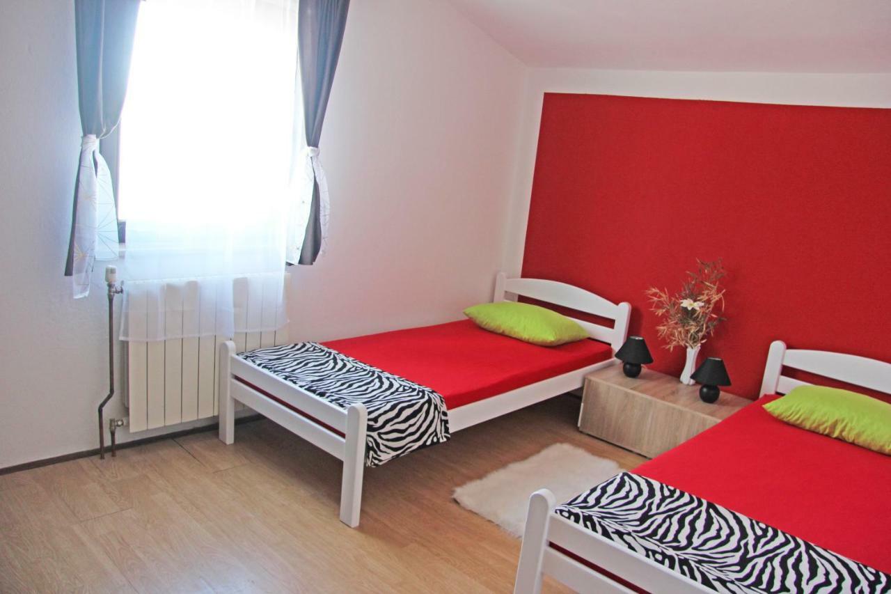 Apartmans Dina And Hana Radeki Polje 50 Διαμέρισμα Loborika Εξωτερικό φωτογραφία