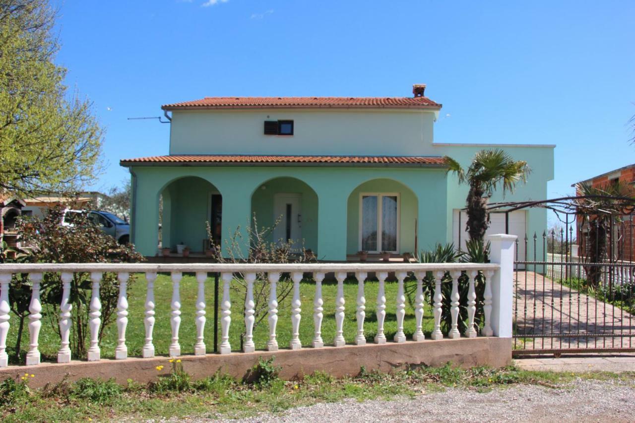 Apartmans Dina And Hana Radeki Polje 50 Διαμέρισμα Loborika Εξωτερικό φωτογραφία