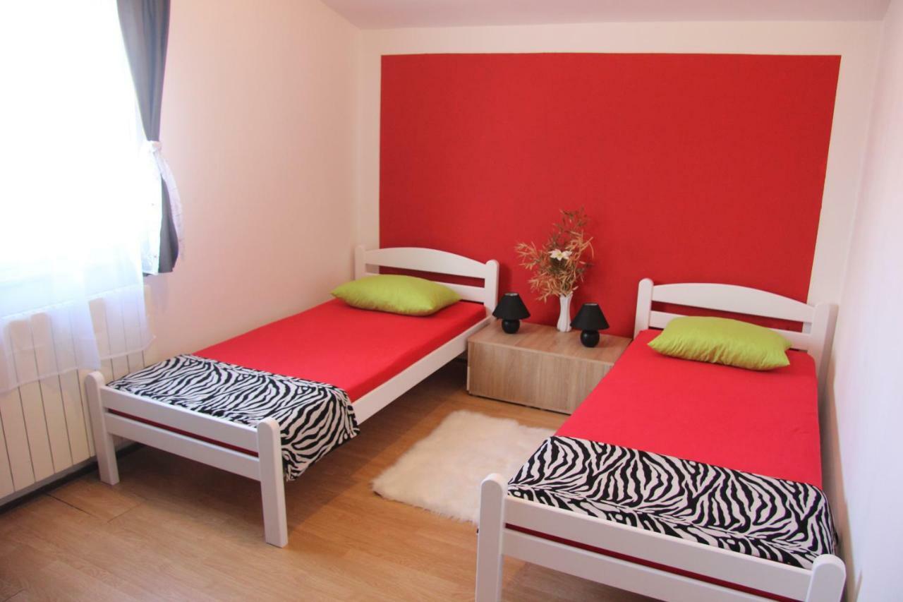 Apartmans Dina And Hana Radeki Polje 50 Διαμέρισμα Loborika Εξωτερικό φωτογραφία