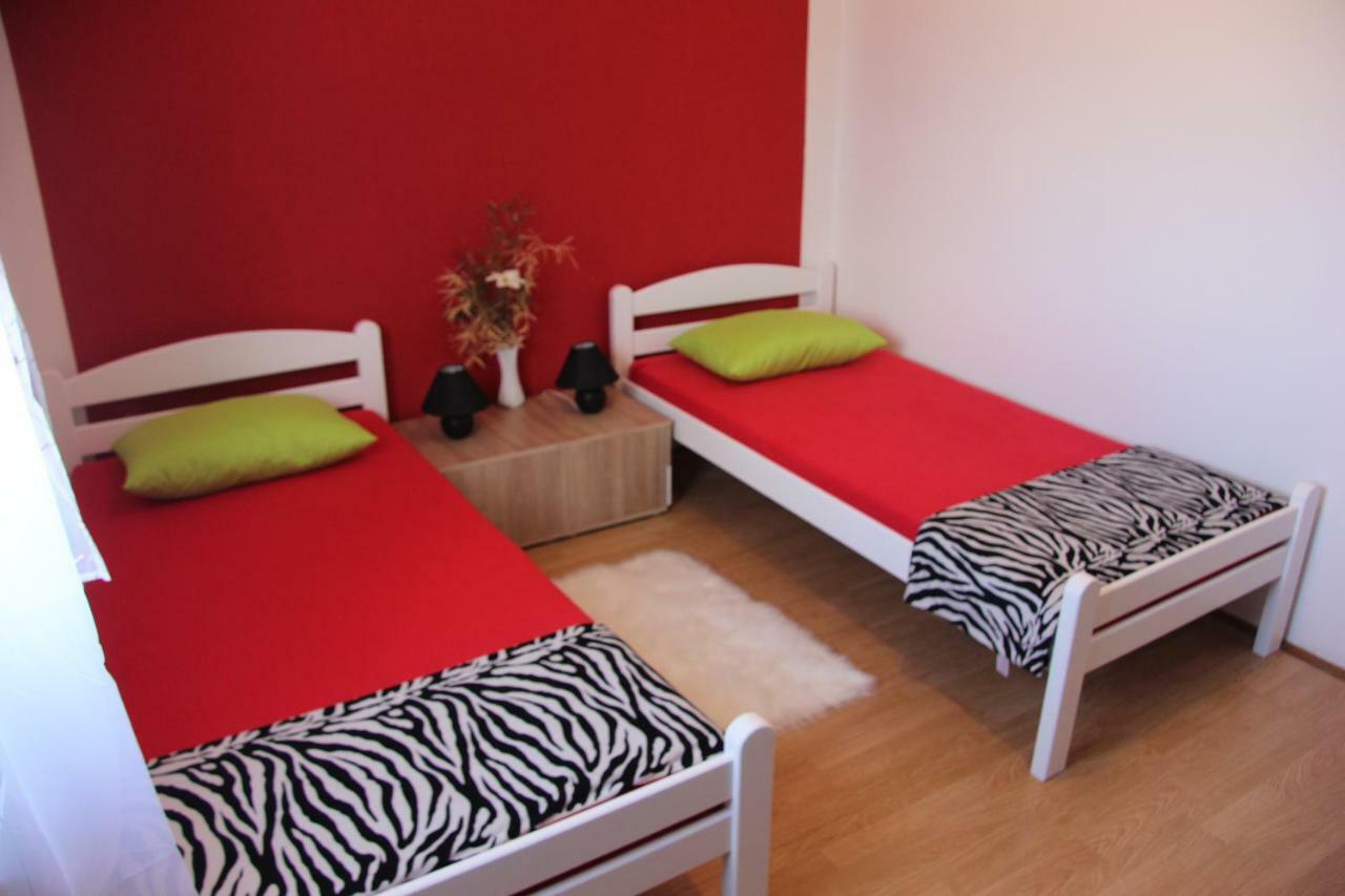 Apartmans Dina And Hana Radeki Polje 50 Διαμέρισμα Loborika Εξωτερικό φωτογραφία