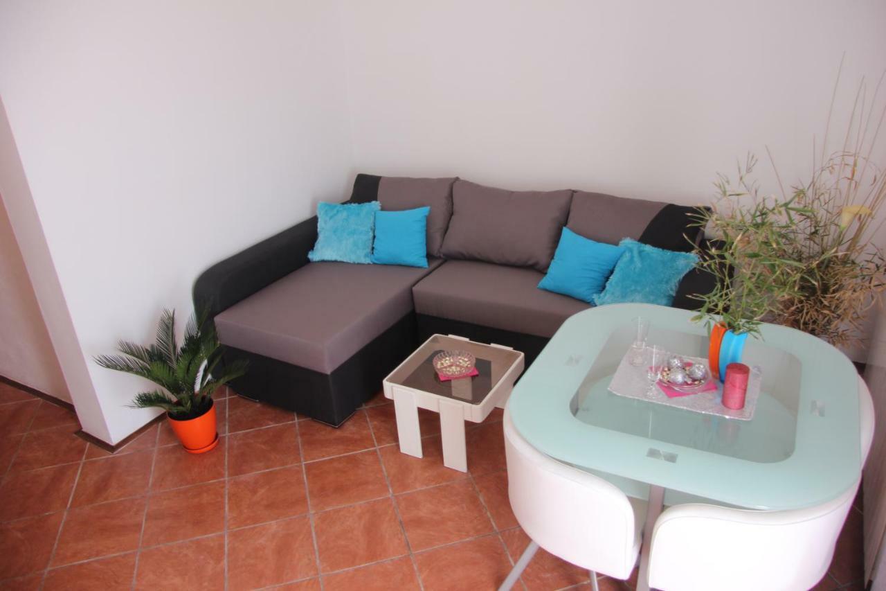 Apartmans Dina And Hana Radeki Polje 50 Διαμέρισμα Loborika Εξωτερικό φωτογραφία