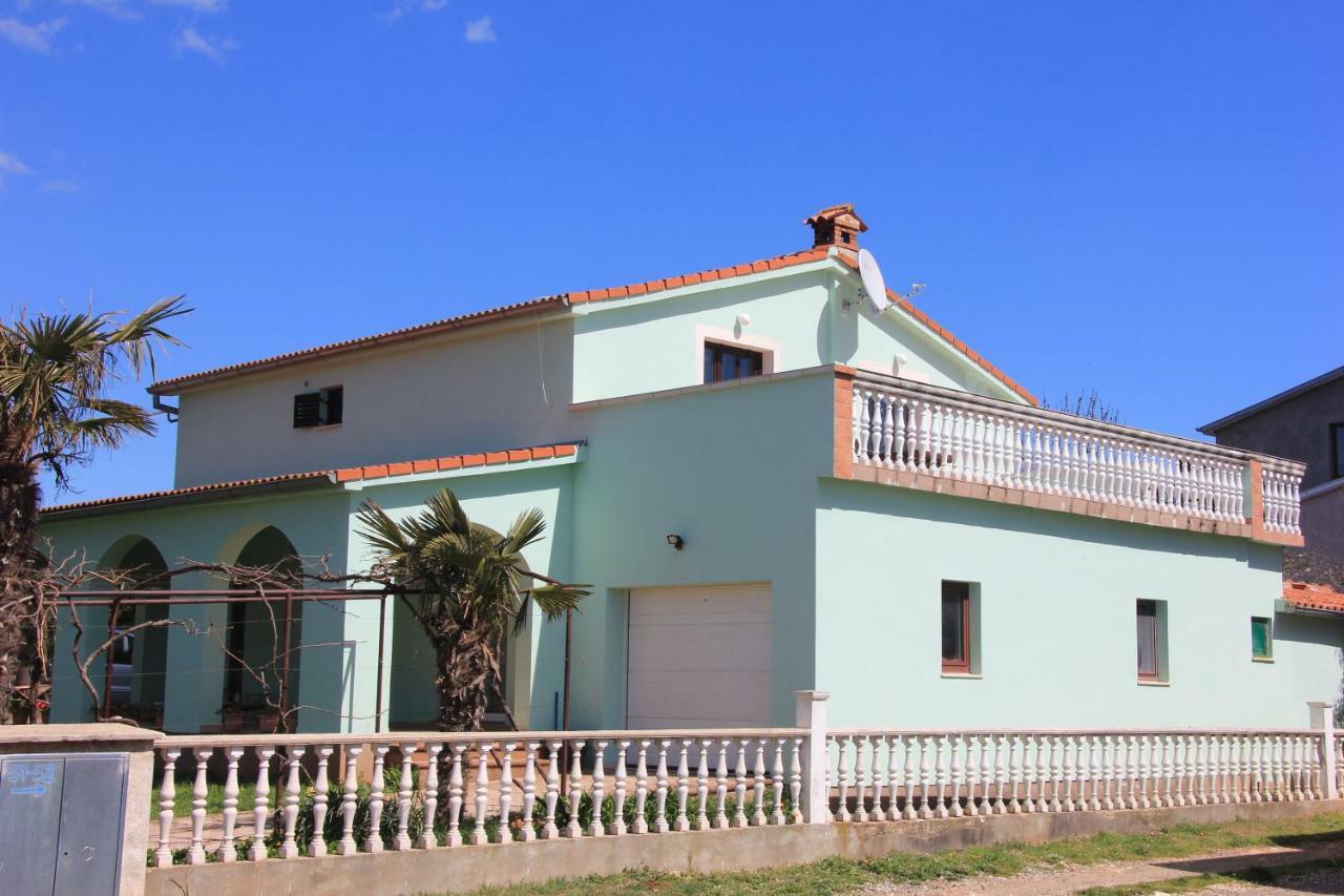 Apartmans Dina And Hana Radeki Polje 50 Διαμέρισμα Loborika Εξωτερικό φωτογραφία