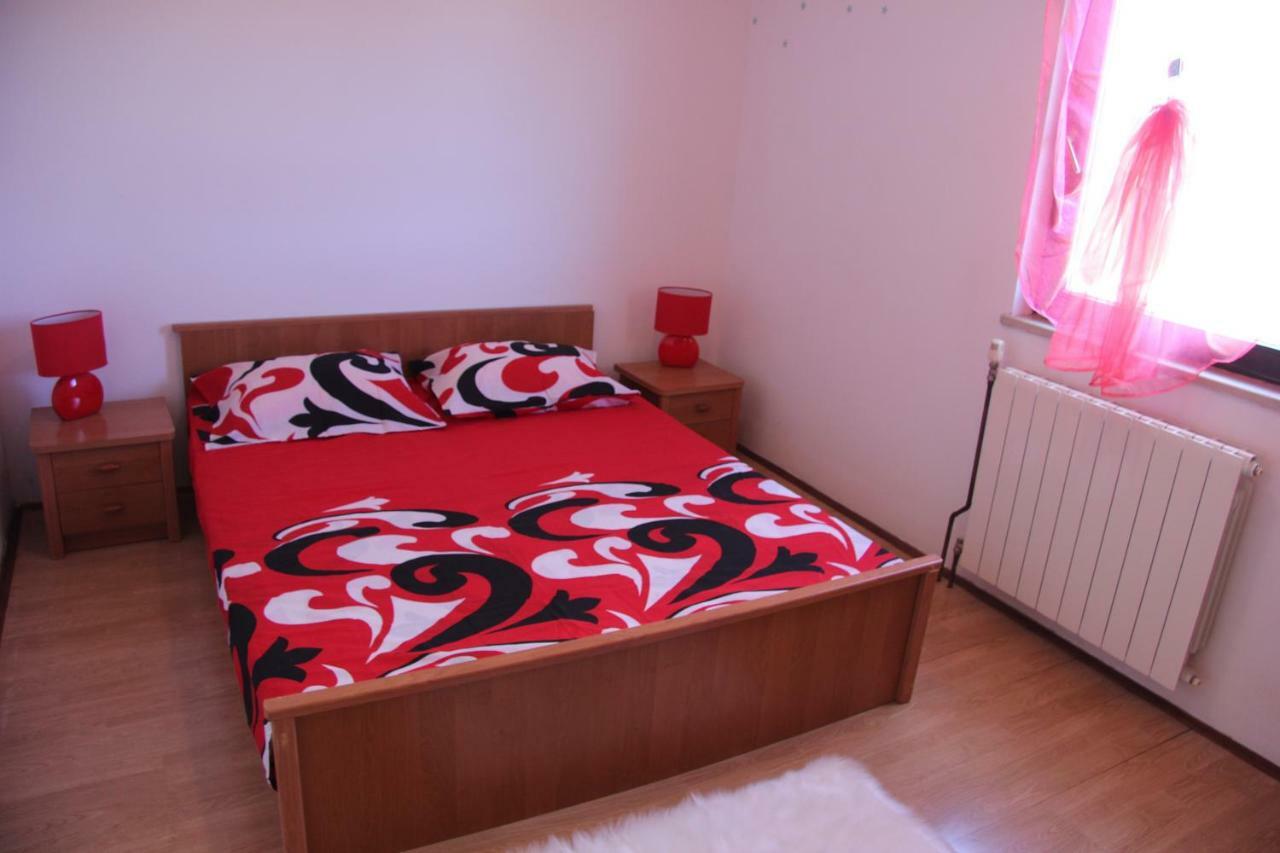 Apartmans Dina And Hana Radeki Polje 50 Διαμέρισμα Loborika Εξωτερικό φωτογραφία